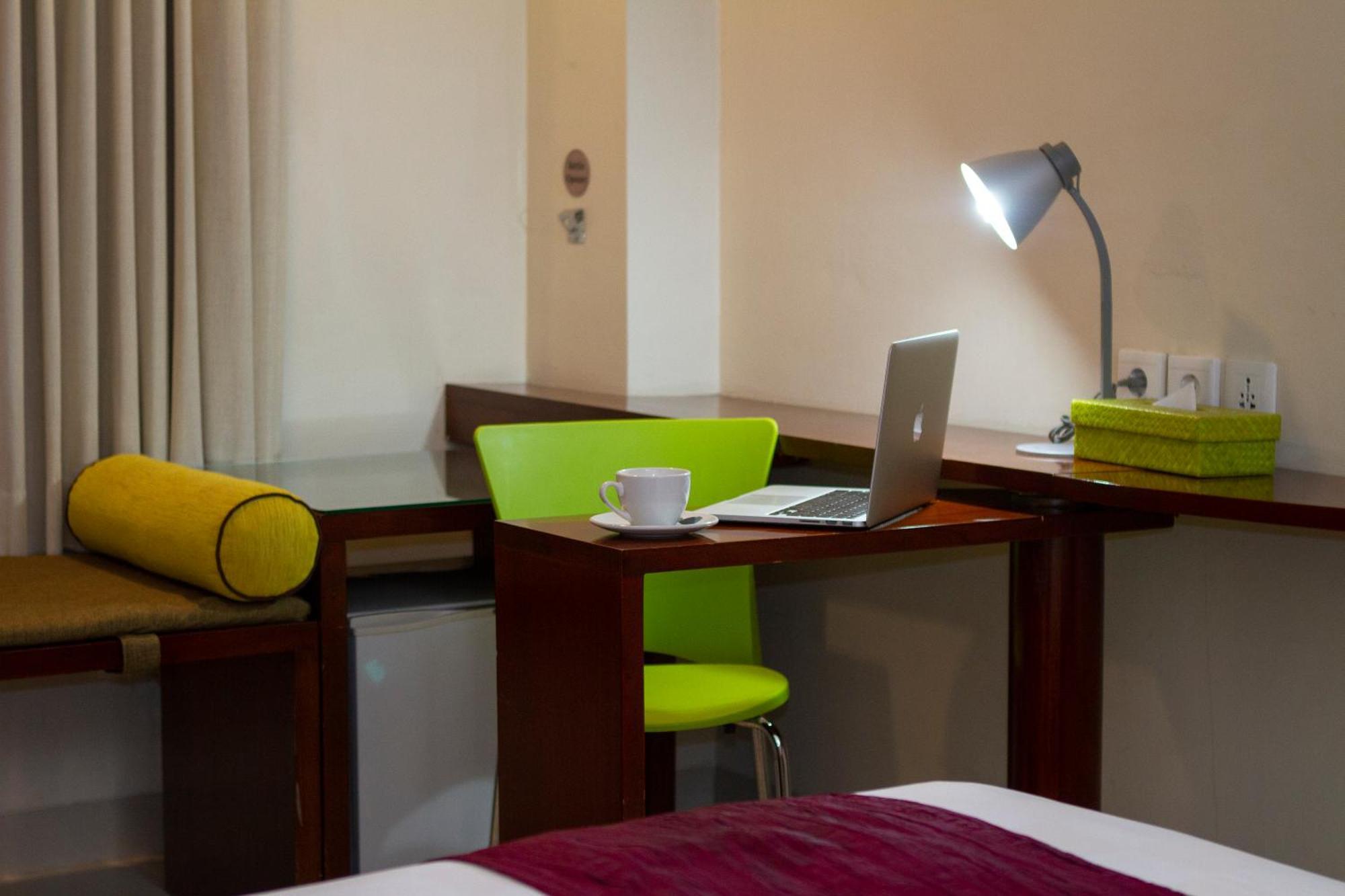 Primebiz Hotel Kuta Kuta Lombok Buitenkant foto